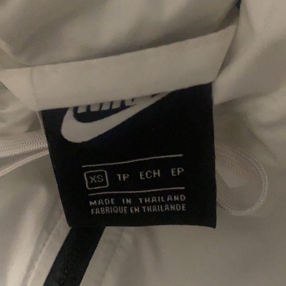 nike windbreaker - Picture 3 of 3